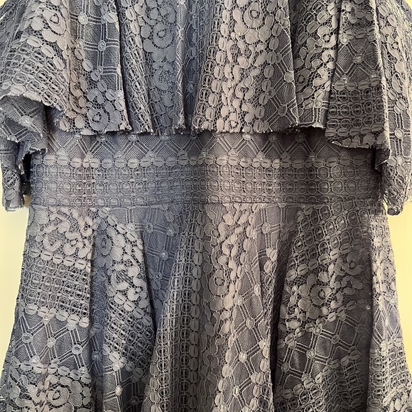 Gianni Bini tiered lace cold-shoulder dress - Picture 8 of 16